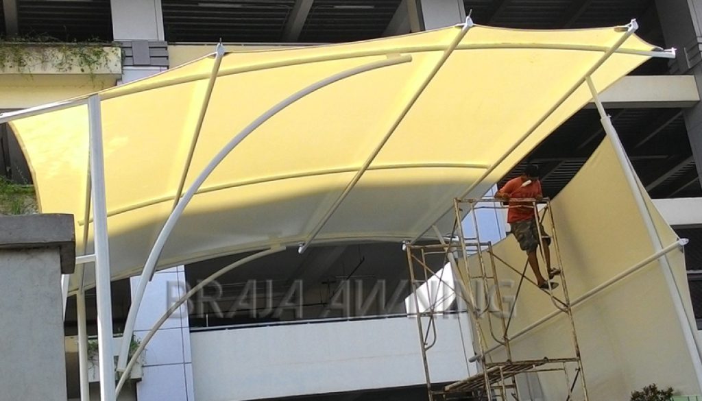 Tenda Membrane ruang publik parkir