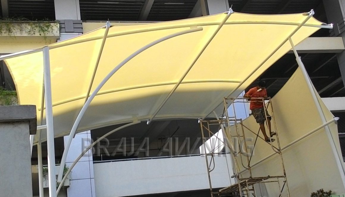 Tenda Membrane ruang publik parkir